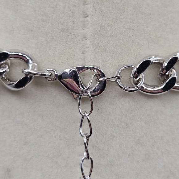 BB LILA Women's 18" Silver Beautiful Baby Necklace Cuban Link Chain Flat Lay - Picture 5 of 7